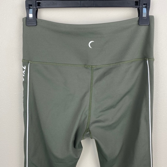 Zyia Olive Logo Stripe Light N Tight Hi-Rise Crop Legging - Size 6-8 - Picture 6 of 7